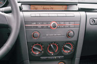 Стандартному радиоприемнику после покупки можно сделать апгрейд — дополнить CD- или MD-плейером, кассетником или чейнджером на 6 дисков