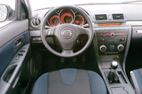 Mazda3: Стильная архитектура передней панели едина для всех модификаций