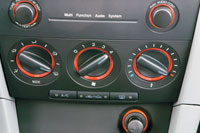 Mazda3: Блок управления кондиционером: вместо симпатичных 