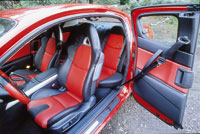 Mazda RX8: Распашные двери обеспечивают беспрецедентное удобство посадки назад!